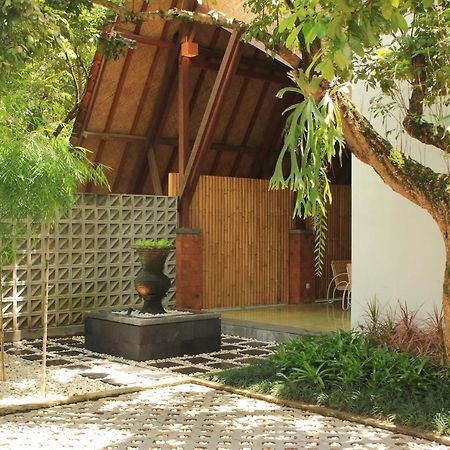 Komoreya Guesthouse Kejayan Buitenkant foto